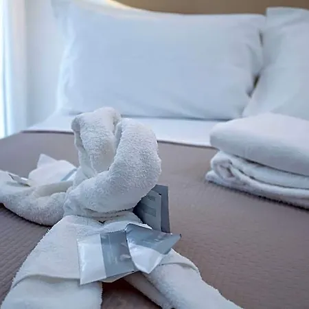 Tourist Meuble Hotel *