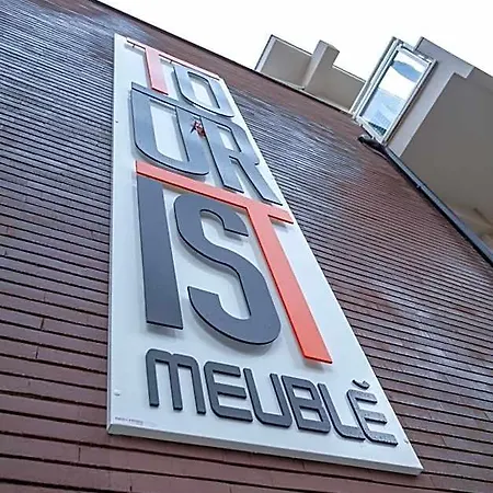 Tourist Meuble